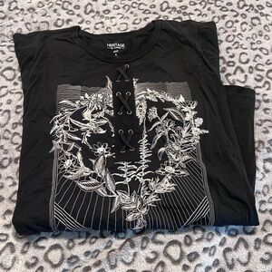 Torrid 5x T-shirt Black Graphic Tee with Lace-Up